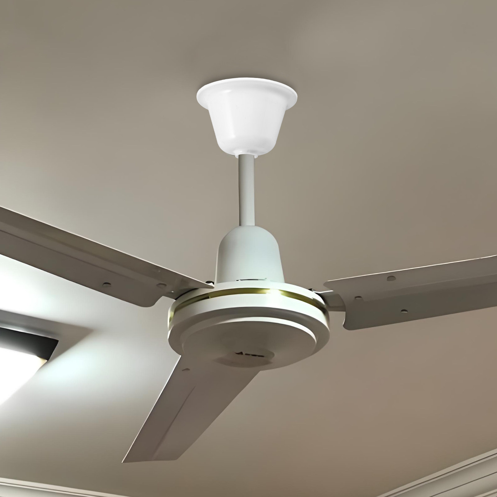 غطاء حماية عالمي من البلاستيك  - مراجعة Home Bathroom Fan وسعره